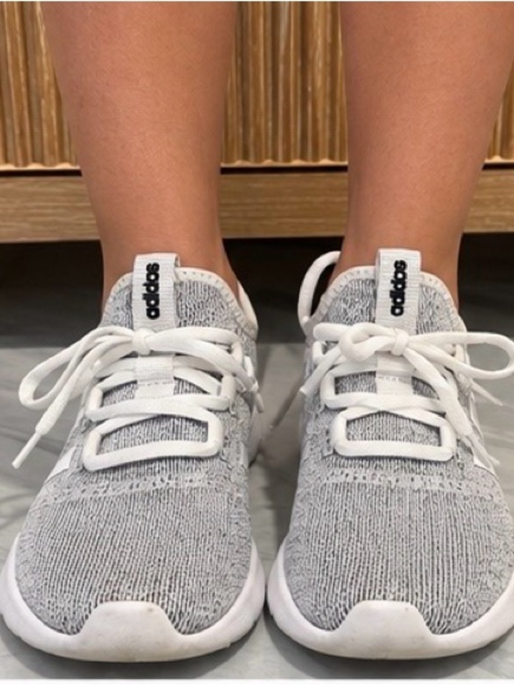 Adidas Grey & White Sneakers – Women’s 6 – Pre-Owned